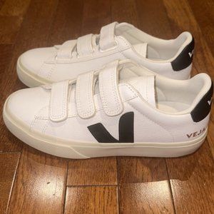 Veja Recife Size 6 / 37